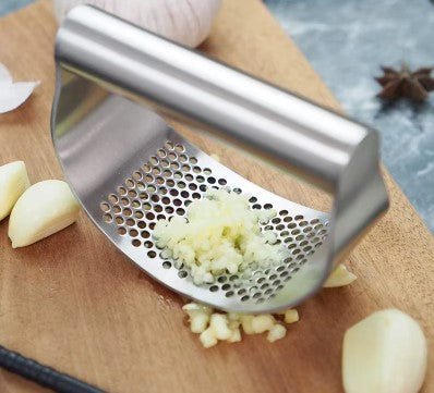 Presse à ail en acier inoxydable de la marque Stainless Steel, solide, efficace et sécurisée. Outil Manuel facile à utiliser, à nettoyer et à ranger. - House Tools Store
