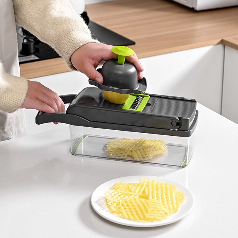Trancheuse multifonctionnelle avec panier, coupe - légumes, déchiqueteuses, hachoir à fruits, râpe à carottes, vert, noir, 12 en 1. - House Tools Store